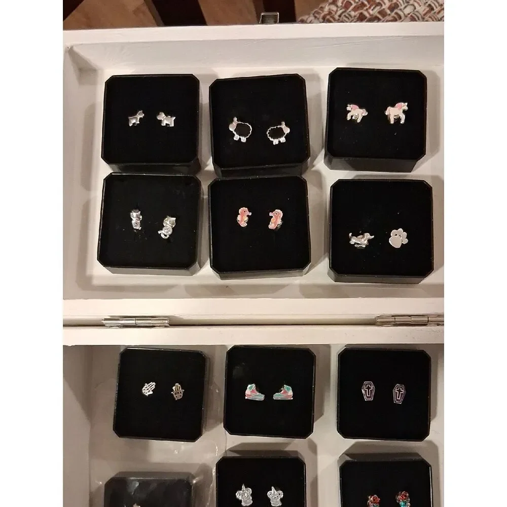 12 S925 Earrings New As Shown In Photos